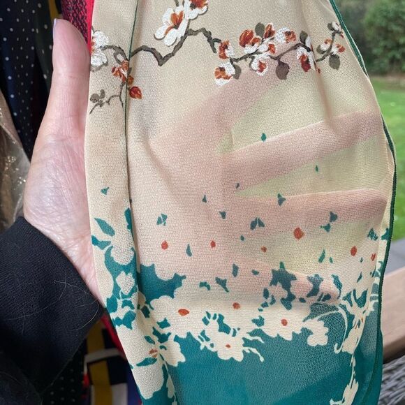 Vintage LOT of 25 Echo 7 Glentex Korea Japan Silk Polyester Big Elegant Scarves - Picture 8 of 16